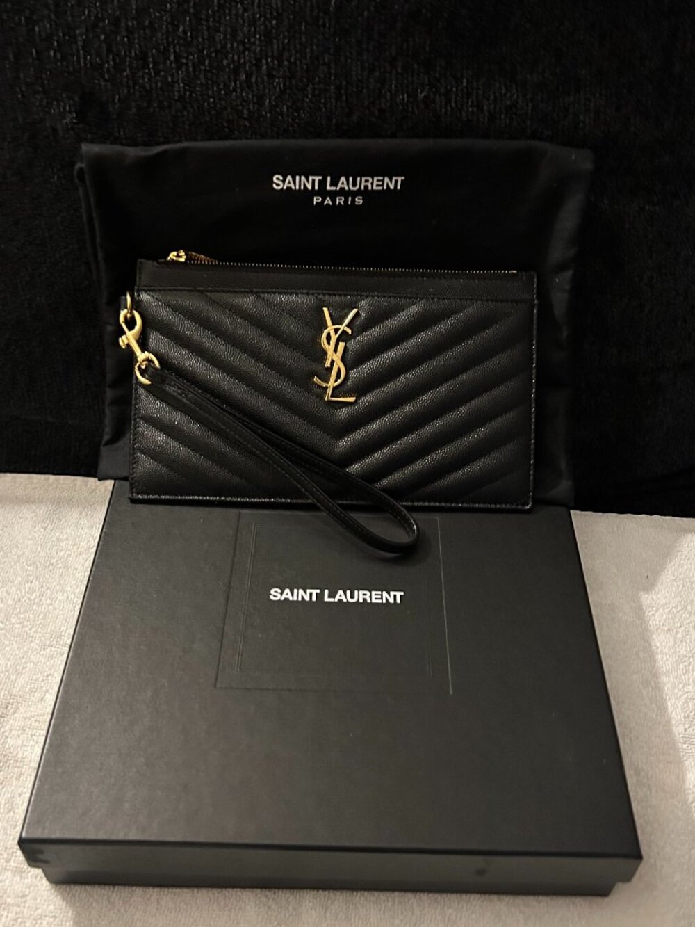 WOMEN 100% AUTHENTIC SAINT LAURENT MONOGRAM MATELASS'E LEATHER POUCH - Picture 10 of 13